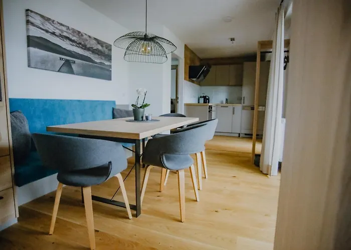 瑞特莫拉维克膳食公寓 招待所 3*