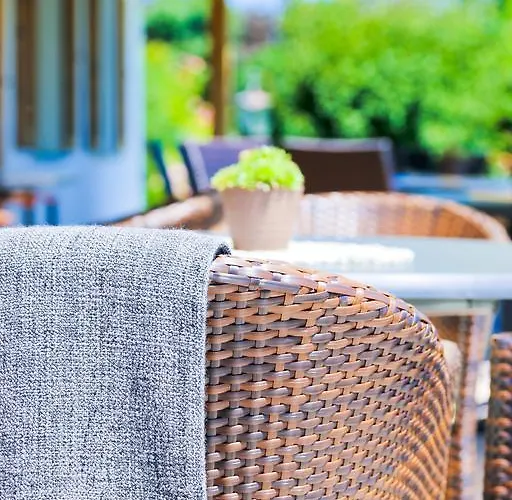 瑞特莫拉维克膳食公寓 招待所 3*